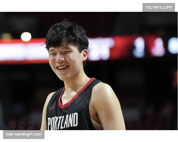 中国球员杨瀚森完成NBA首秀 开拓者大胜雄鹿一役登场